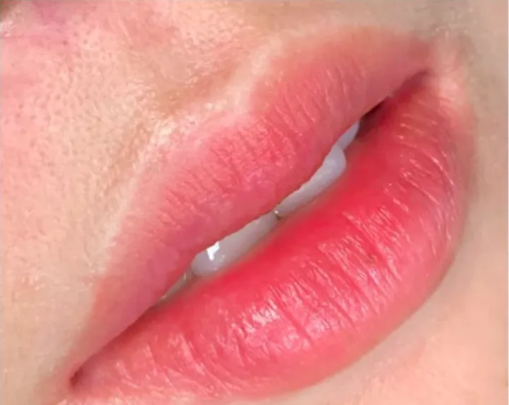 Môi phun màu Đỏ Cherry tại KIMLY