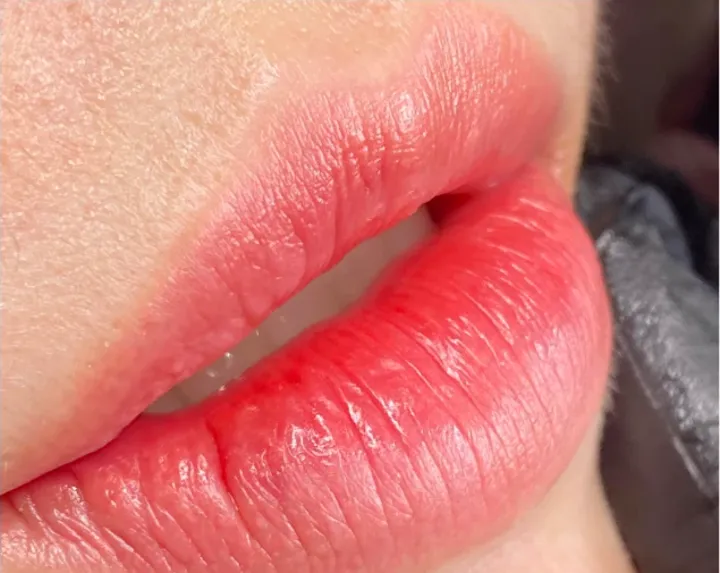 Môi phun màu Hồng Đào tại KIMLY